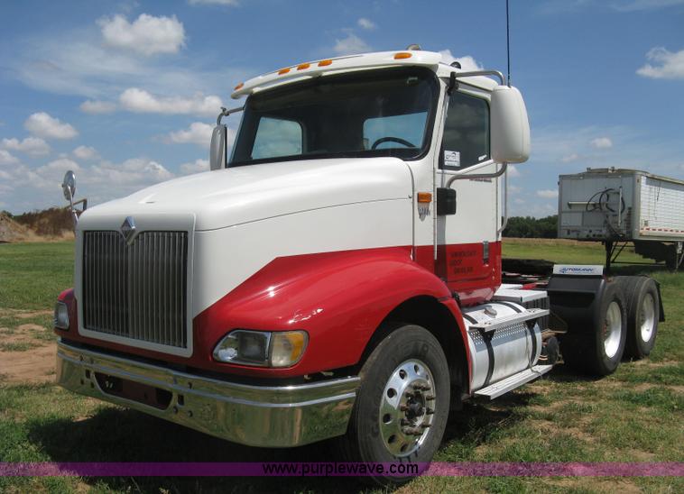 image for item K8722 2008 International 9200i semi truck