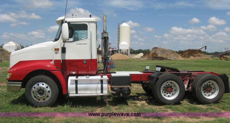 image for item K8722 2008 International 9200i semi truck