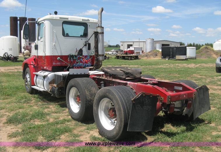 image for item K8722 2008 International 9200i semi truck