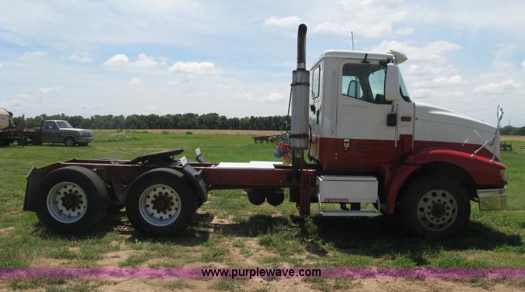 image for item K8722 2008 International 9200i semi truck