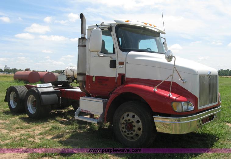 image for item K8722 2008 International 9200i semi truck