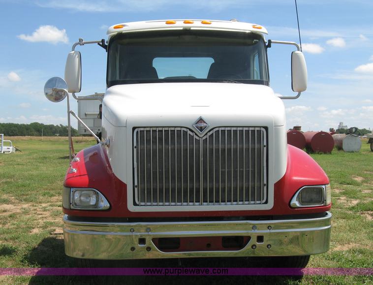 image for item K8722 2008 International 9200i semi truck