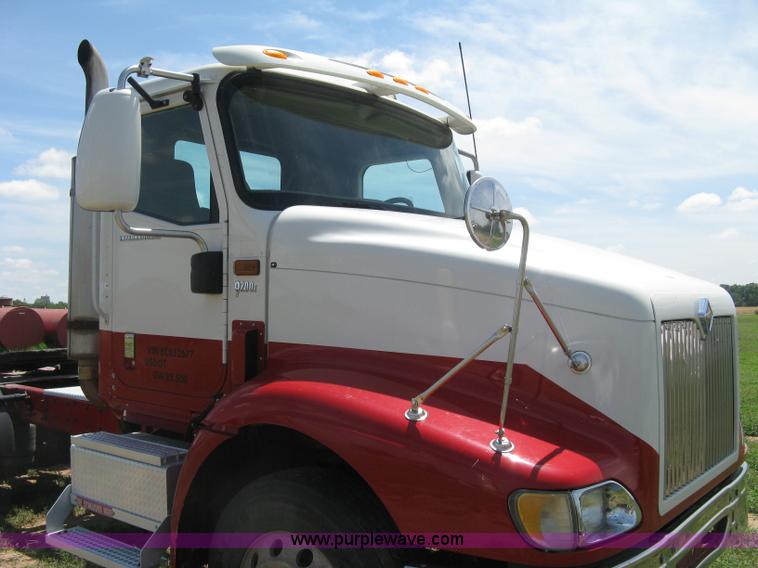 image for item K8722 2008 International 9200i semi truck