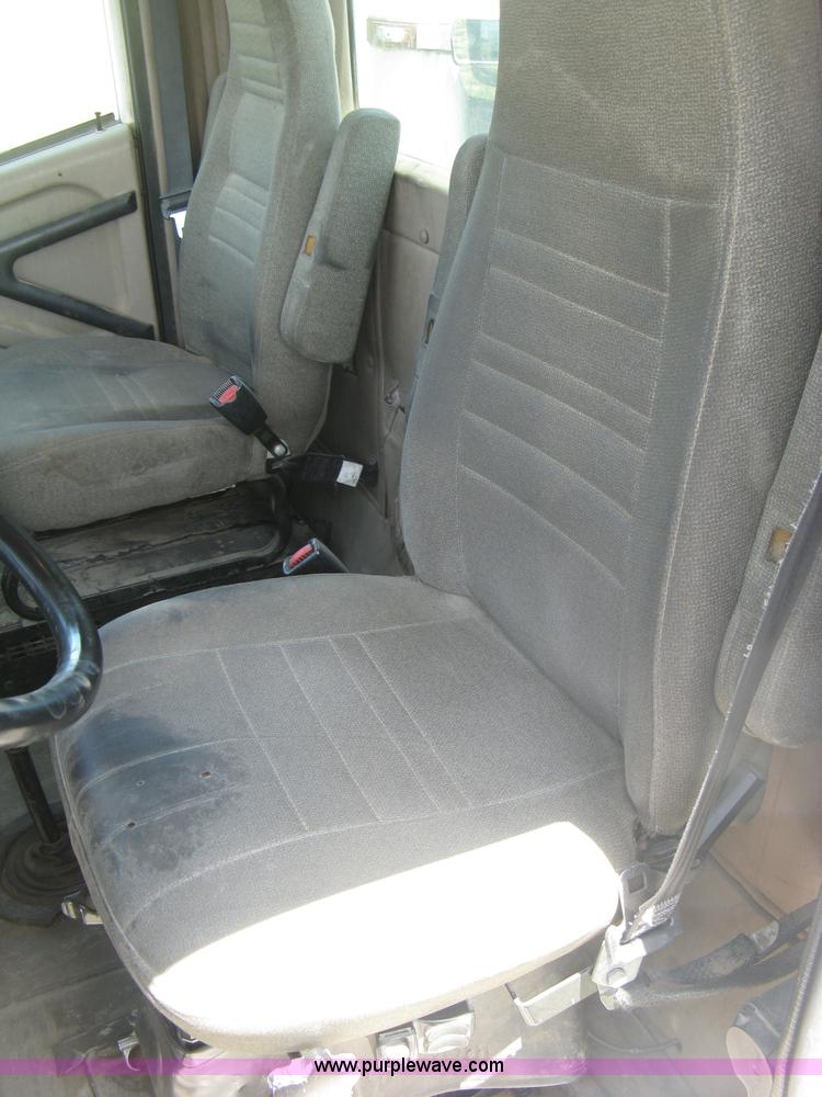 image for item K8722 2008 International 9200i semi truck