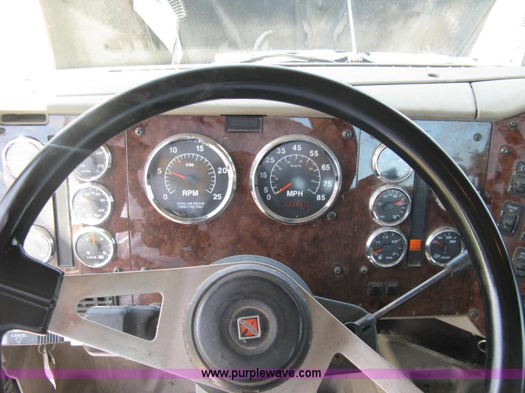 image for item K8722 2008 International 9200i semi truck