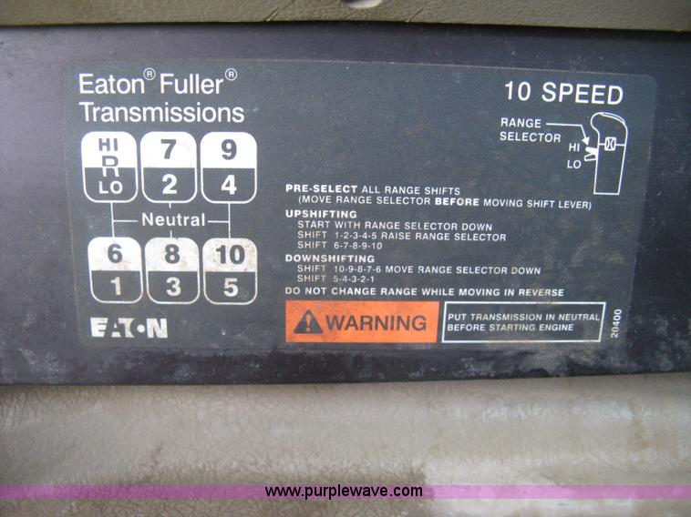 image for item K8722 2008 International 9200i semi truck