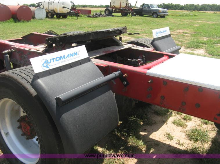 image for item K8722 2008 International 9200i semi truck