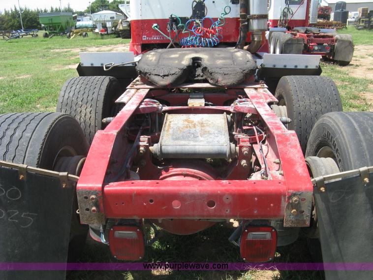 image for item K8722 2008 International 9200i semi truck