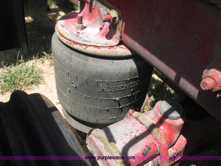 image for item K8722 2008 International 9200i semi truck