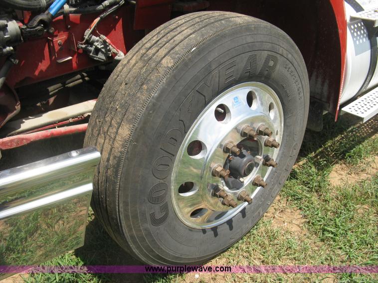 image for item K8722 2008 International 9200i semi truck