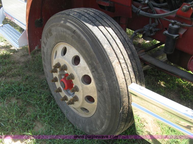 image for item K8722 2008 International 9200i semi truck