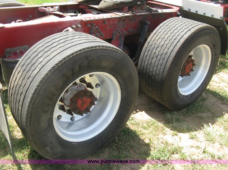 image for item K8722 2008 International 9200i semi truck