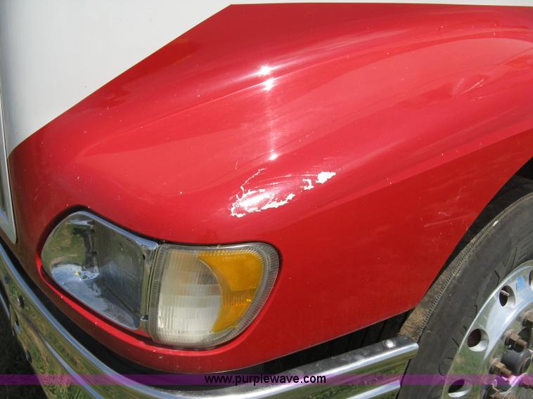 image for item K8722 2008 International 9200i semi truck