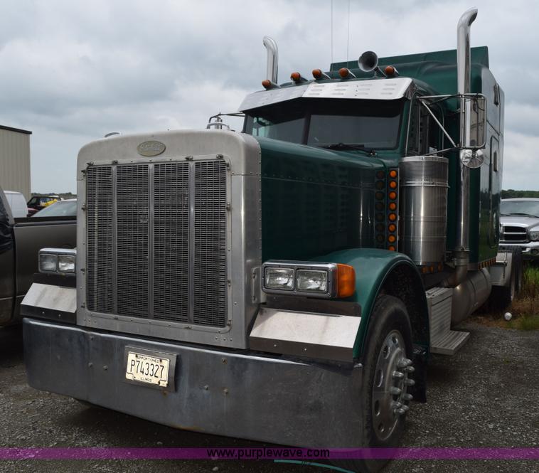 image for item L3476 1998 Peterbilt 379 semi truck