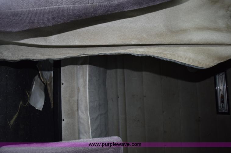 image for item L3476 1998 Peterbilt 379 semi truck