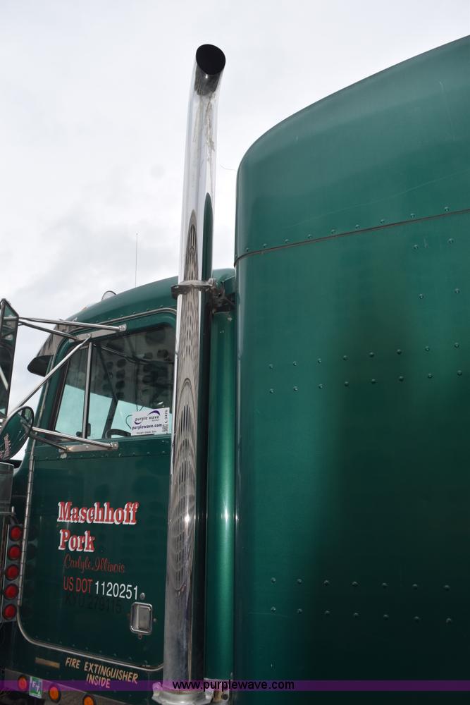 image for item L3476 1998 Peterbilt 379 semi truck