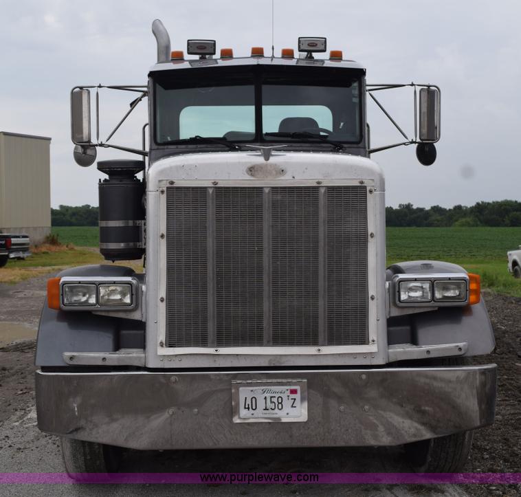 image for item L3477 2000 Peterbilt 378 semi truck