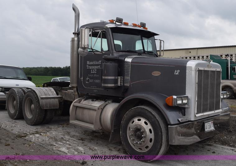 image for item L3477 2000 Peterbilt 378 semi truck