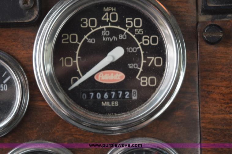 image for item L3477 2000 Peterbilt 378 semi truck