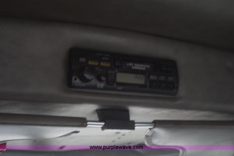 image for item L3477 2000 Peterbilt 378 semi truck