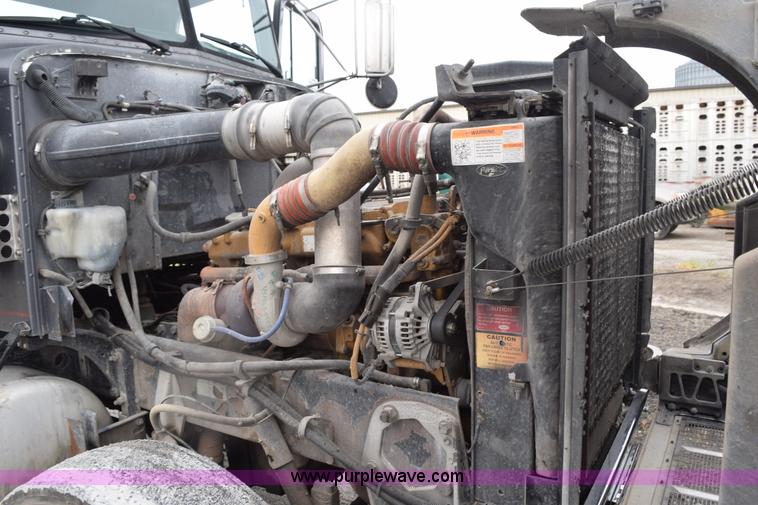 image for item L3477 2000 Peterbilt 378 semi truck