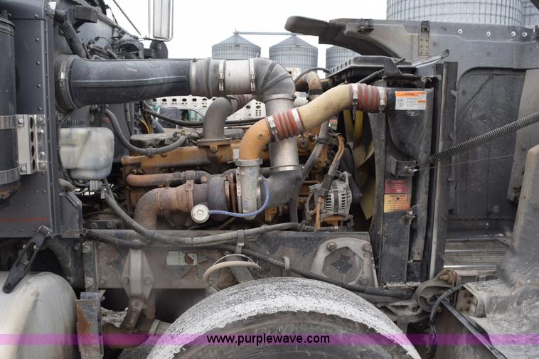 image for item L3477 2000 Peterbilt 378 semi truck