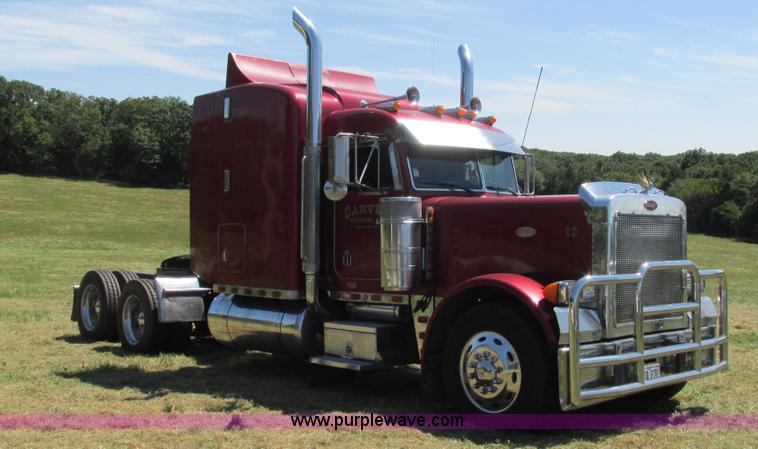 image for item L5251 2001 Peterbilt 379 semi truck