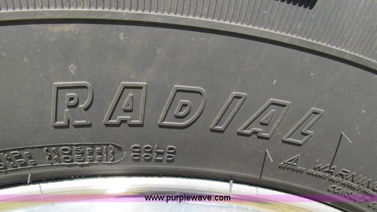 image for item L5251 2001 Peterbilt 379 semi truck