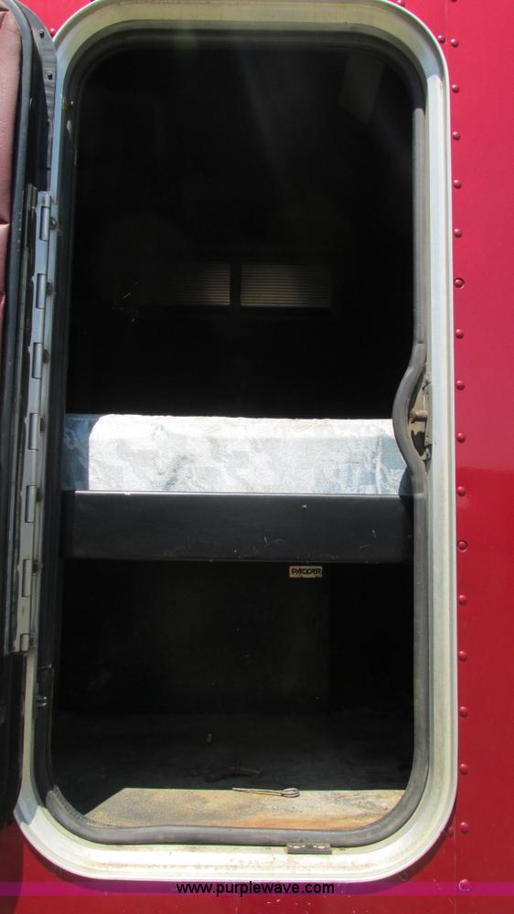 image for item L5251 2001 Peterbilt 379 semi truck