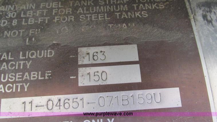 image for item L5251 2001 Peterbilt 379 semi truck