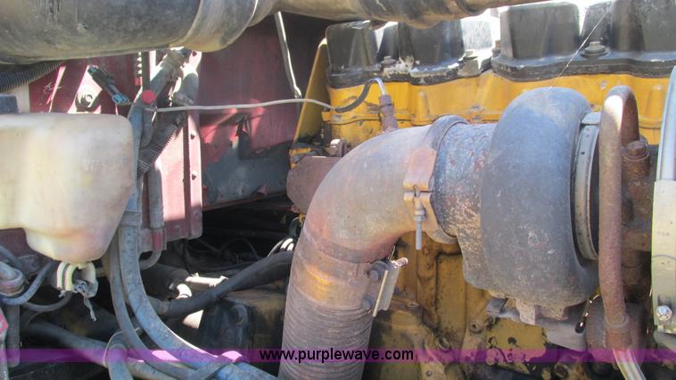 image for item L5251 2001 Peterbilt 379 semi truck