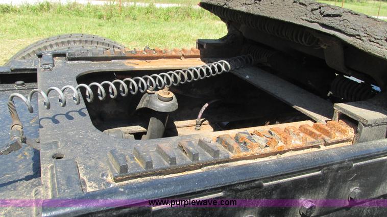 image for item L5251 2001 Peterbilt 379 semi truck