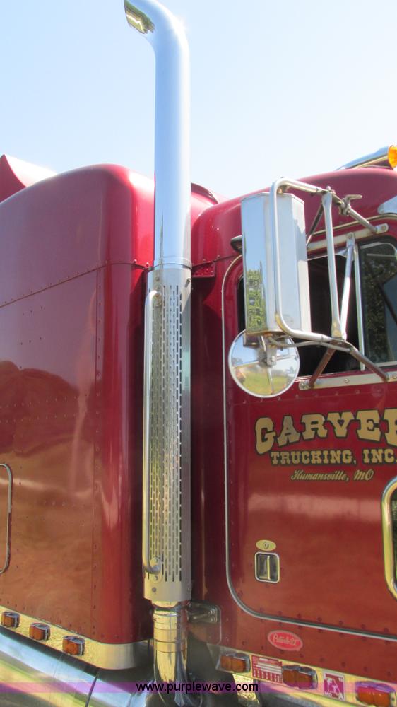 image for item L5251 2001 Peterbilt 379 semi truck