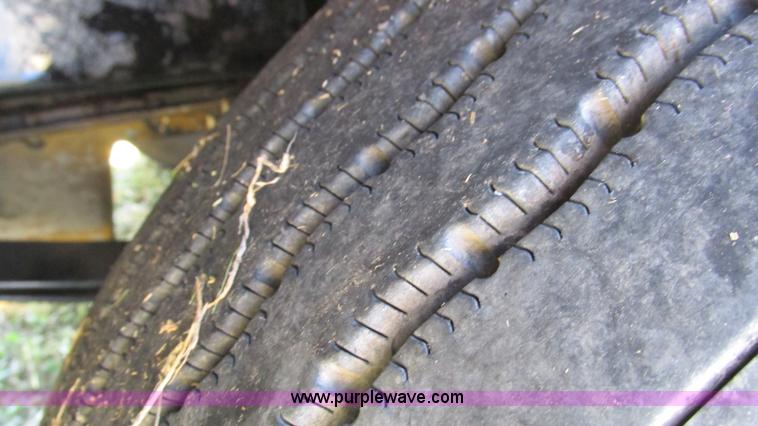 image for item L5251 2001 Peterbilt 379 semi truck