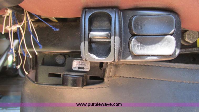 image for item L5251 2001 Peterbilt 379 semi truck