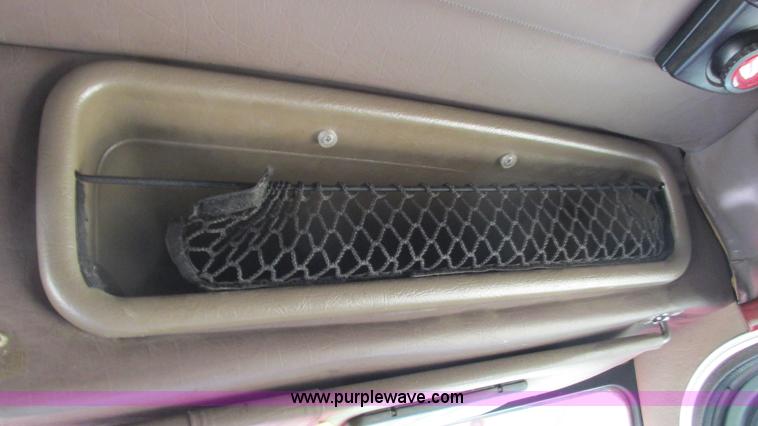 image for item L5251 2001 Peterbilt 379 semi truck