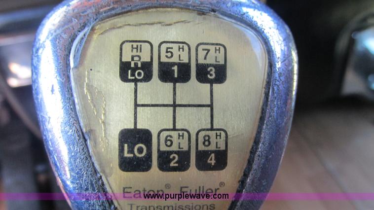 image for item L5251 2001 Peterbilt 379 semi truck