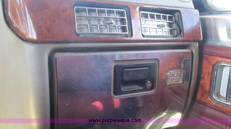 image for item L5251 2001 Peterbilt 379 semi truck