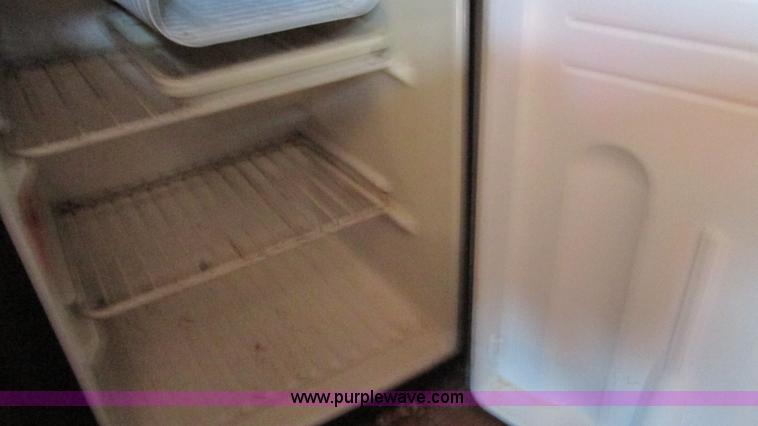 image for item L5251 2001 Peterbilt 379 semi truck