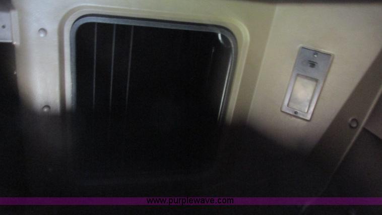 image for item L5251 2001 Peterbilt 379 semi truck