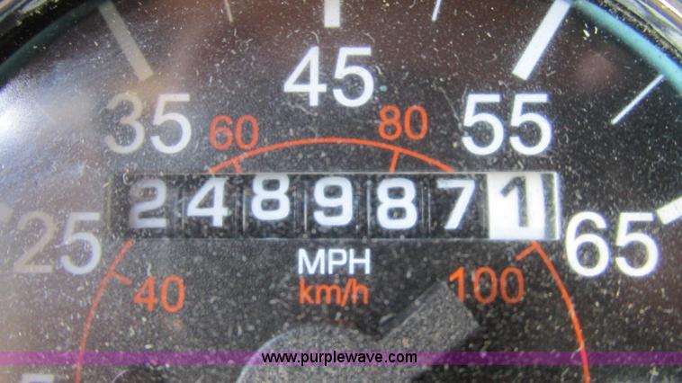 image for item L5251 2001 Peterbilt 379 semi truck