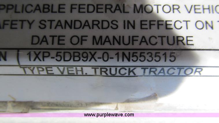 image for item L5251 2001 Peterbilt 379 semi truck