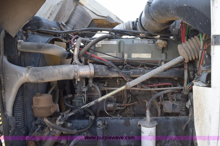 image for item L5806 2006 Freightliner FLD120SD semi truck