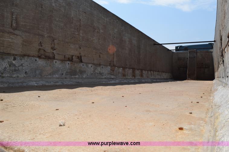 image for item L5807 1995 Trailstar end dump trailer