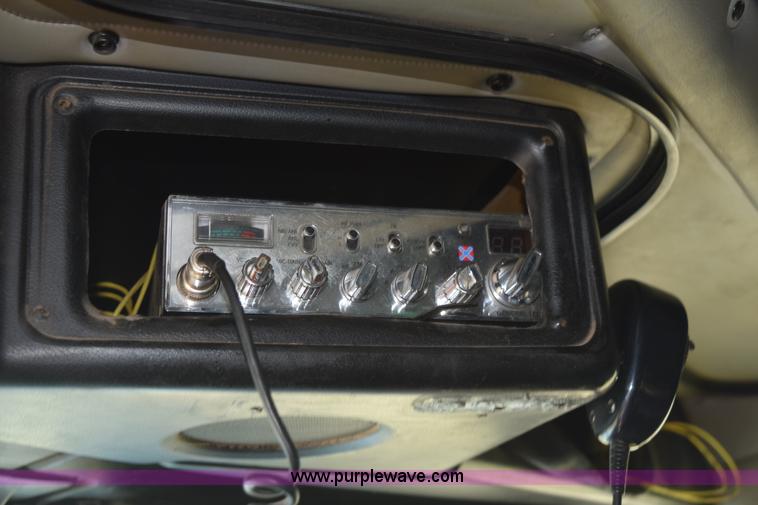 image for item L5808 1999 Freightliner FLD semi truck