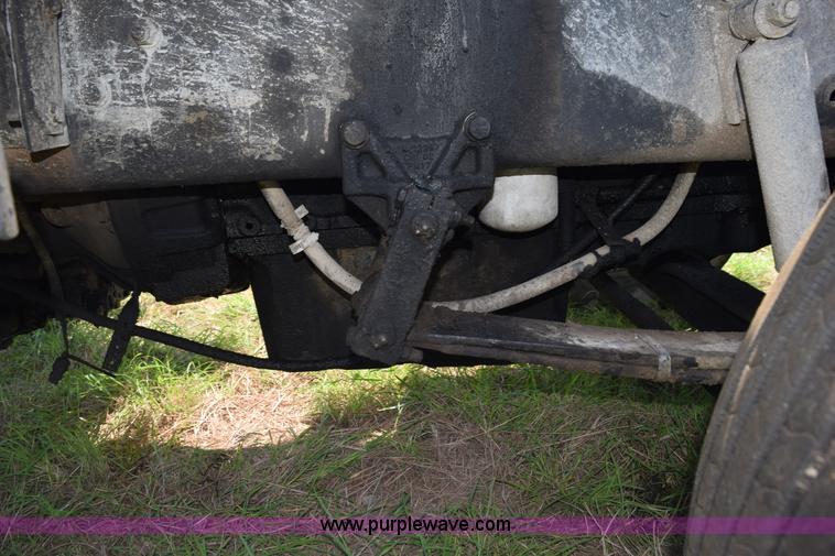 image for item L5808 1999 Freightliner FLD semi truck