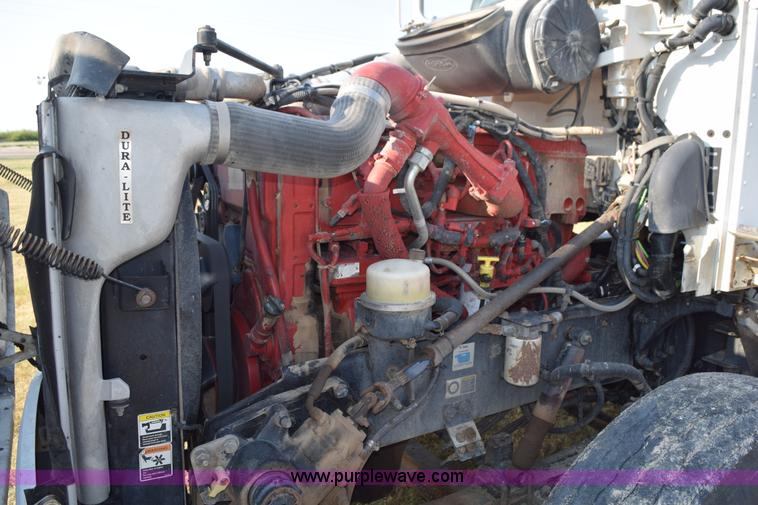 image for item L5809 2007 Peterbilt 386 semi truck