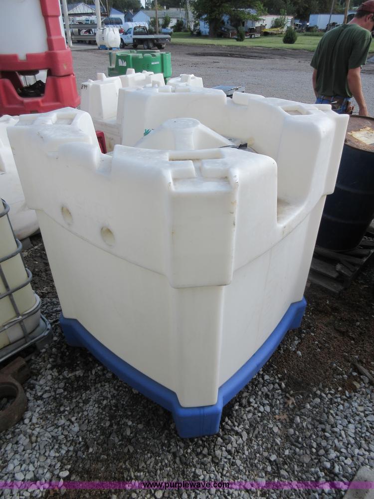 image for item AX9399 250 gallon poly tank
