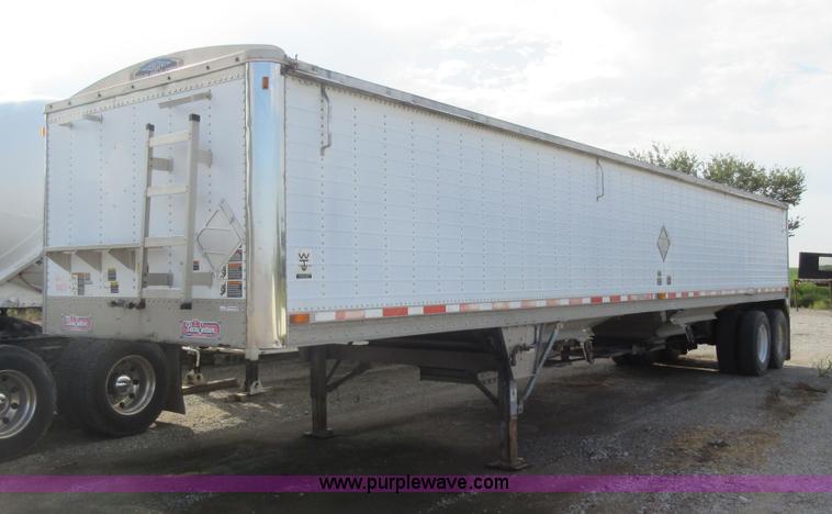 image for item AX9401 2002 Wilson DWH-400 hopper grain trailer
