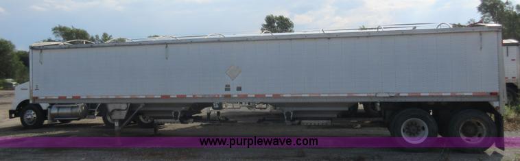 image for item AX9401 2002 Wilson DWH-400 hopper grain trailer